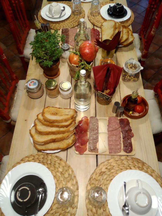 Les Magranes Bed & Breakfast Argelaguer ภายนอก รูปภาพ